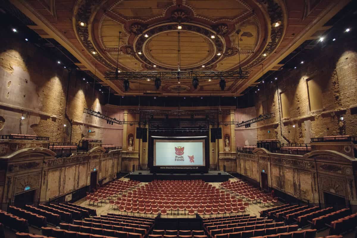 London Instagrammable Photo Spots Alexandra Palace Theatre